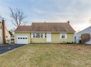 21 Shadowlawn Dr, Colonia, NJ