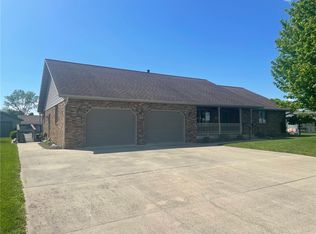 1003 N Main St, Effingham, IL 62401