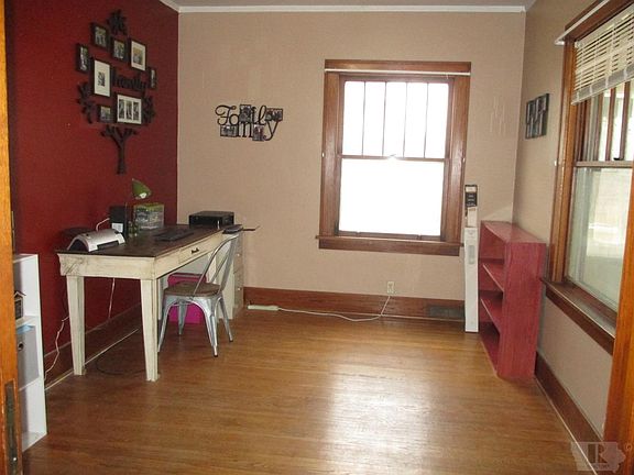 5th image of 505 Hazel St