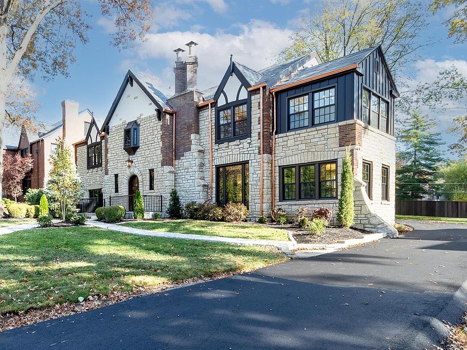 2nd image of 40 Lake Forest Dr