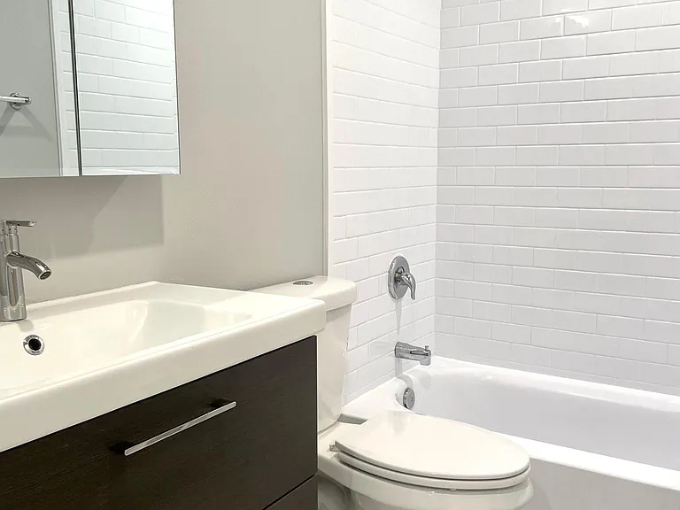 2863 Thorndyke Ave W #202 — Photo 15