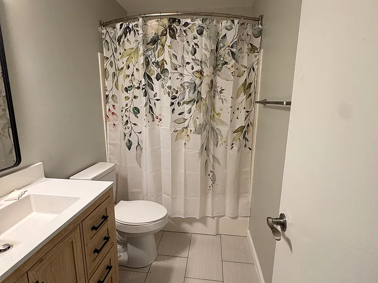 Upstairs new Full Bath