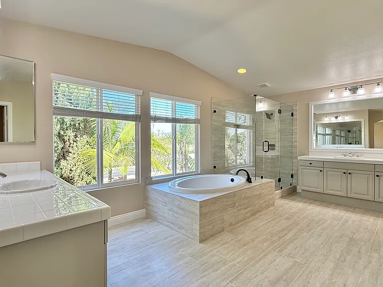 10570 Gaylemont Ln — Photo 5