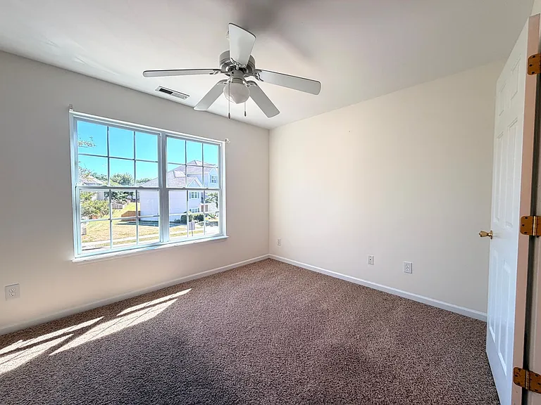 4105 Perrine St — Photo 13