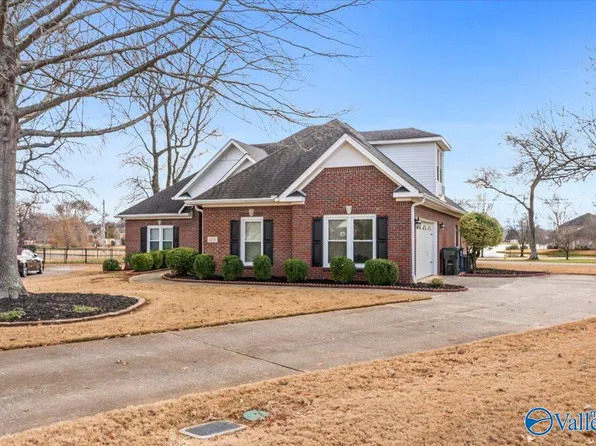 109 Spring River Ct, Huntsville, AL 35811