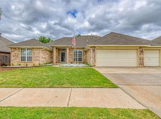 17017 Bridle Ridge Cir, Edmond, OK 73003