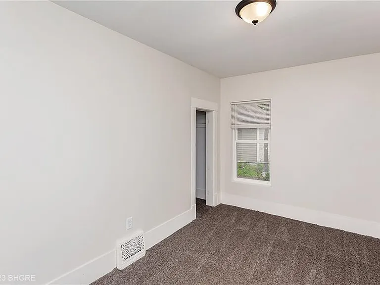 1215 Clark St — Photo 7