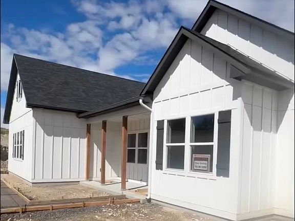 3rd image of 1164 Smith Dr