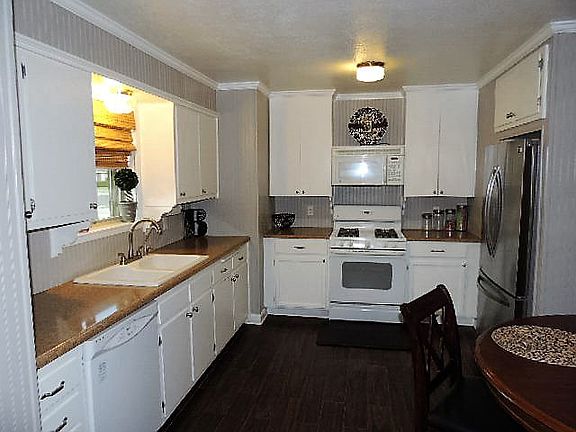 4th image of 4028 Candy Ln