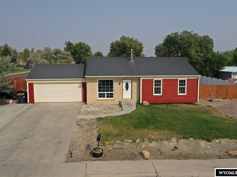 1st image of 1025 Quincy Dr