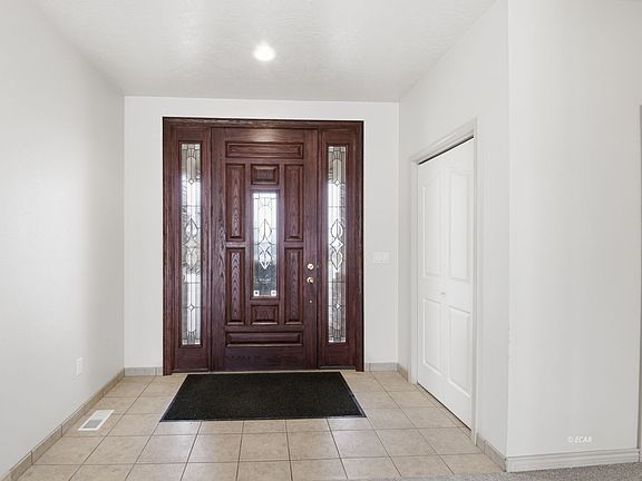 4th image of 891 Eastlake Dr