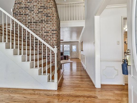 4th image of 858 Shillington Dr