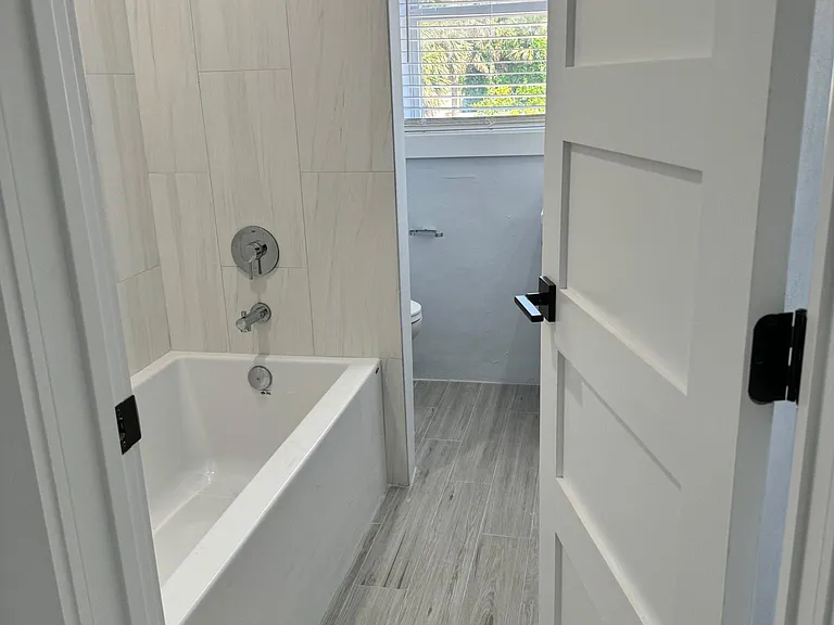 Ocean Reef Apartments — Photo 43