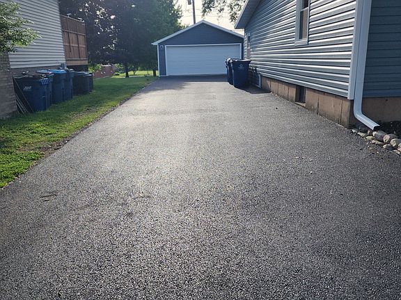 3rd image of 12241 Rexford St