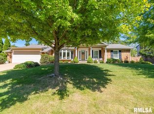 123 W Coventry Ln, Peoria, IL 61614