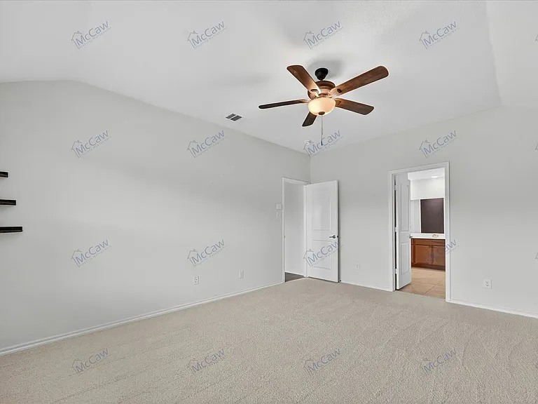 800 Windmill St — Photo 8