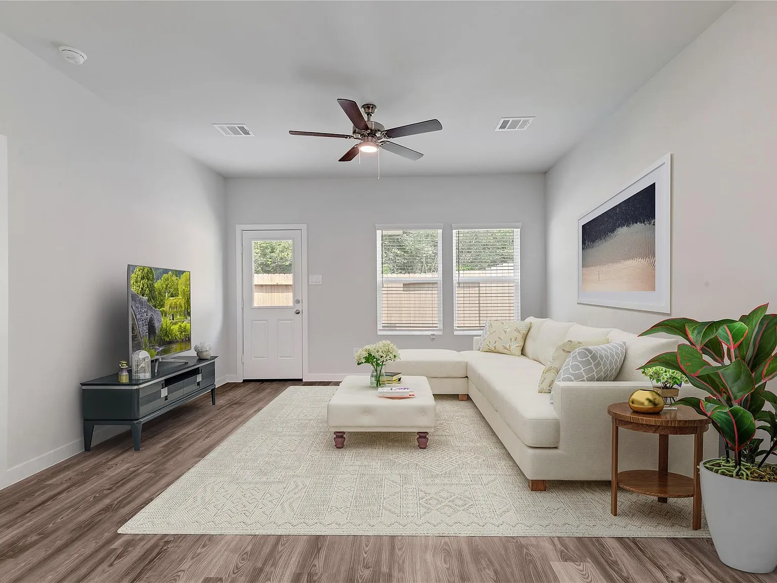 3 bed, 2.0 bath, 1388 sqft, $1,950 — Photo 3