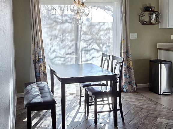 5th image of 721 Waterglen Dr Unit H129