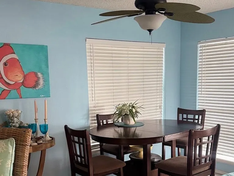 108 W Capricorn Dr — Photo 2
