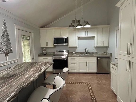 4th image of 2508 Craig Ln