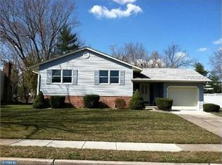 4 Knightswood Dr, Marlton, NJ 08053