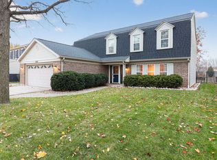 2238 Appleby Dr, Wheaton, IL