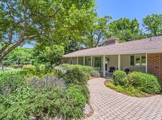 36W382 Oak Hill Dr, Dundee, IL