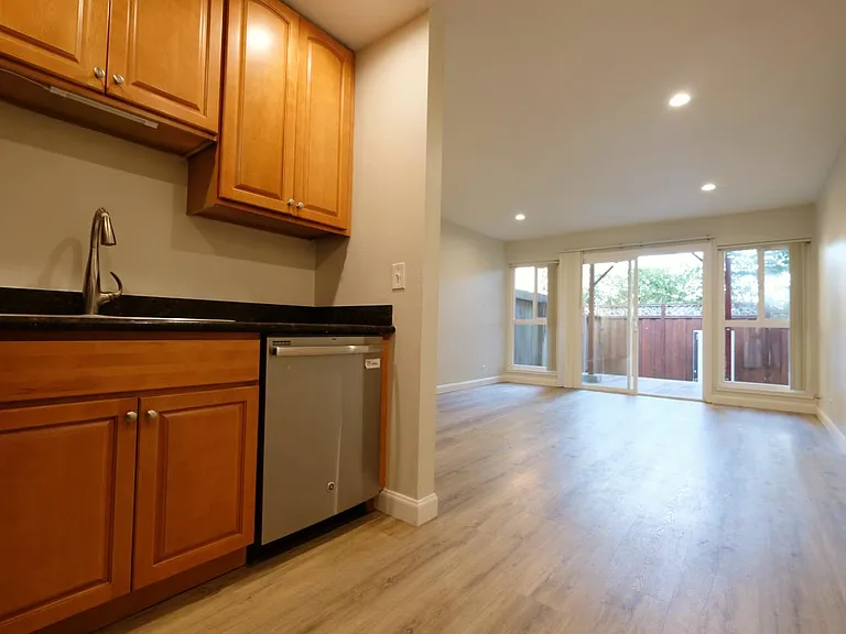 385 Talbot Ave #1 — Photo 3
