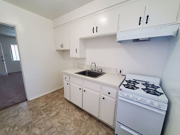 3rd image of 10309 S Inglewood Ave APT 14