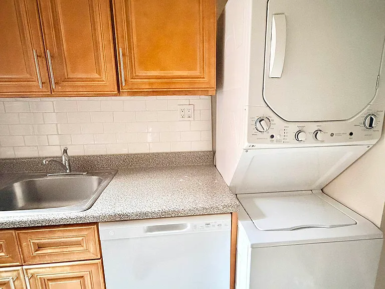 118-40 Metropolitan Ave #3C — Photo 6