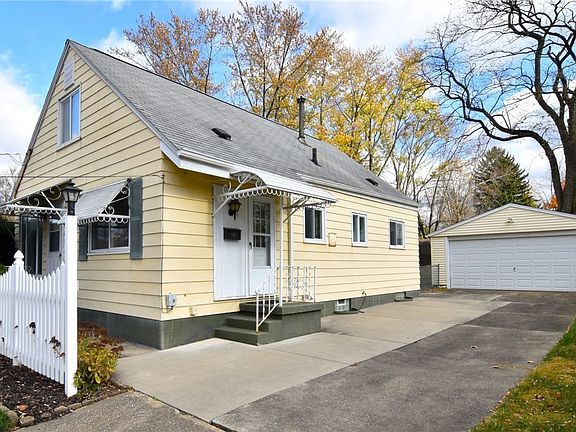 3rd image of 1541 Hyde Park Ave