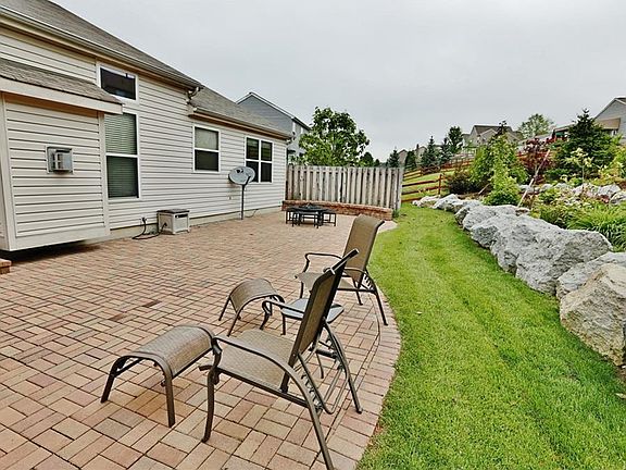 4th image of 411 Lake Shore Dr