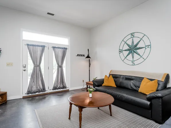 863 Flynn St APT 102, Chattanooga, TN 37403