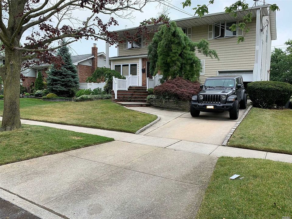 1st image of 1052 Northern Blvd