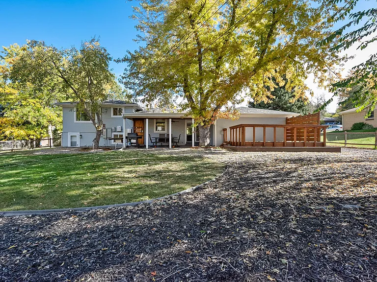 1415 Normandy Rd — Photo 12