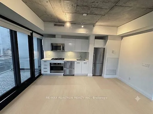 224 King St W #2901 — Photo 6