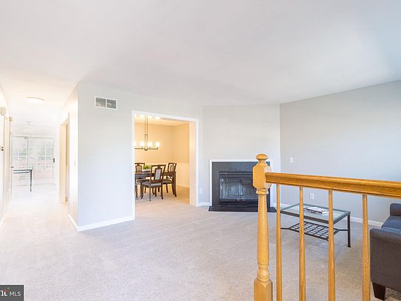 5th image of 1126 Valley Stream Dr