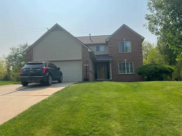 16164 Valcrest Dr #49, Linden, MI 48451