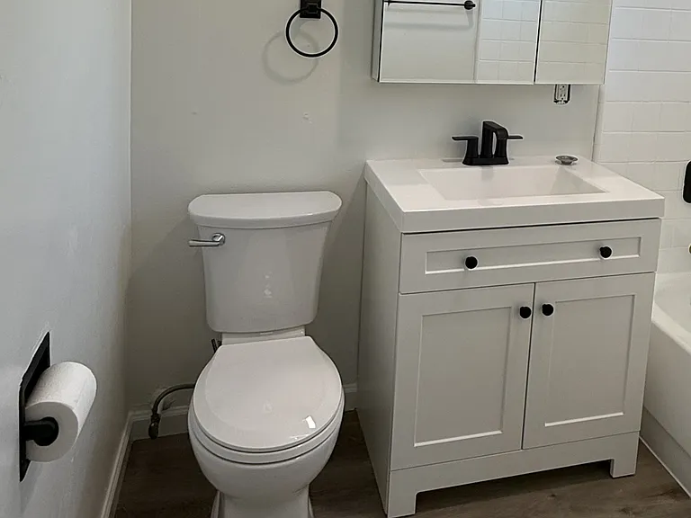 4555 Davis St #2 — Photo 9