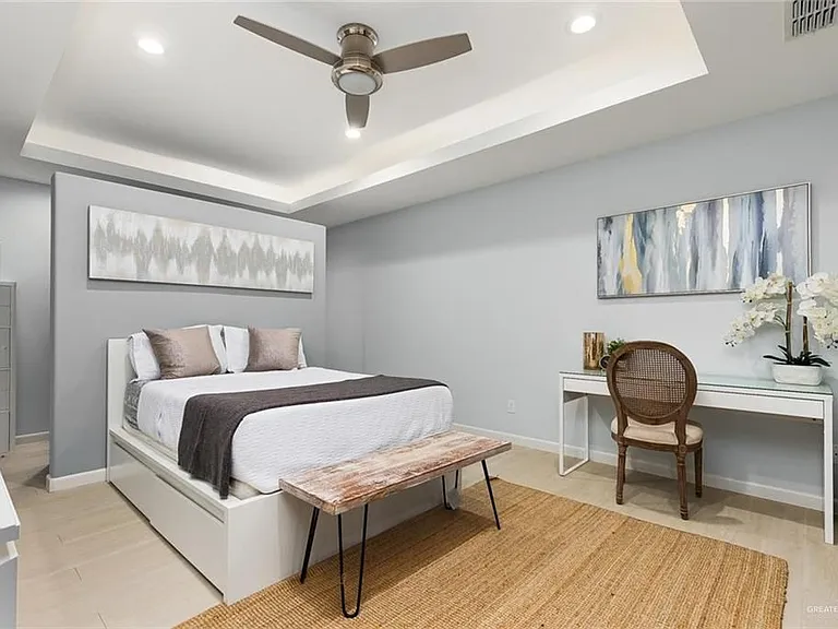 513 San Antonio Ave #8 — Photo 8
