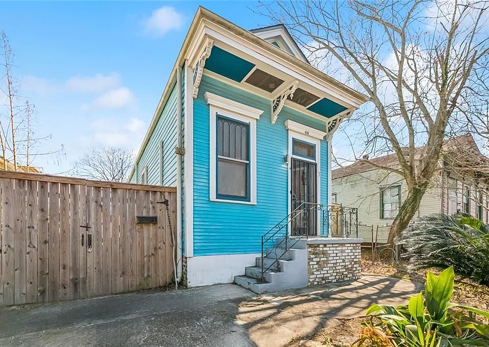 1st image of 421 Saint Maurice Ave