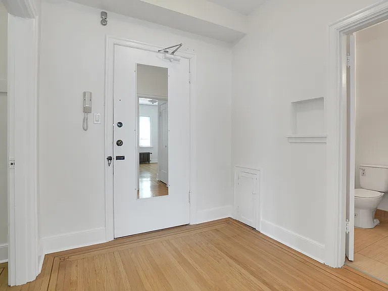 1530 W 13th Ave — Photo 11