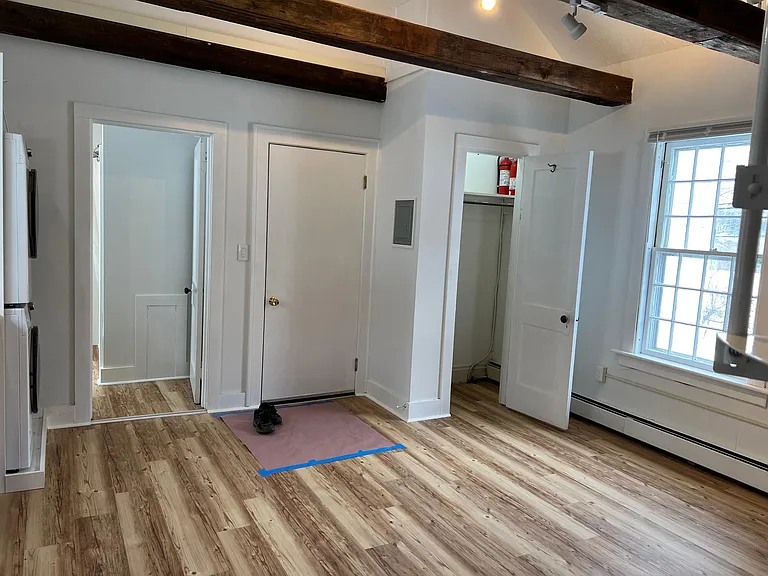 77 Pleasant St #3 — Photo 12