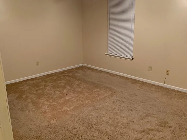 522 Hollomon Dr — Photo 12