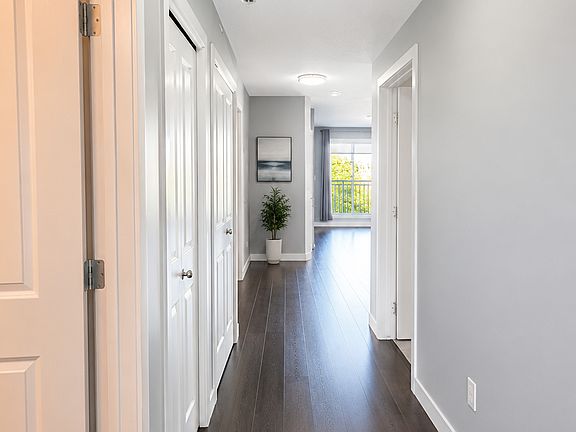 5th image of 3353 16a Ave NW #211