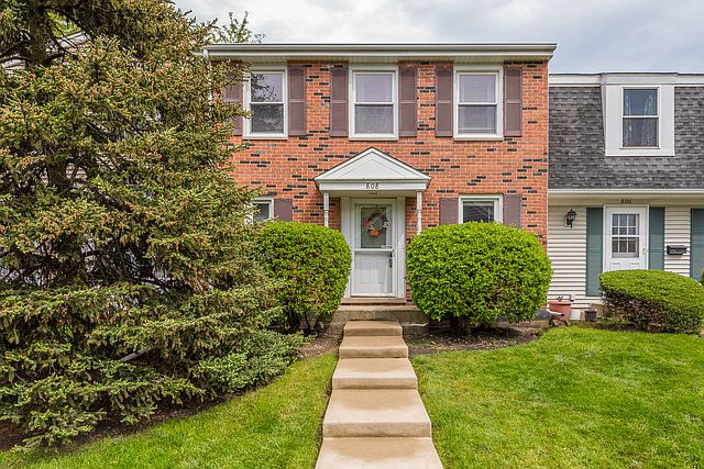 1st image of 808 Somerset Cir