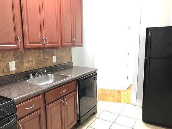 2nd image of 6 Tonnelle Ave #33E
