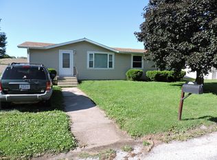 109 Center St, Hamburg, IA 51640