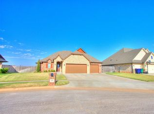 401 Carlow Way, Yukon, OK 73099