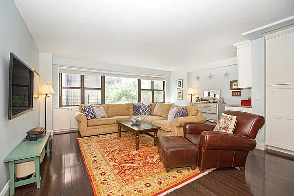 Sold by Nest Seekers International | media 8